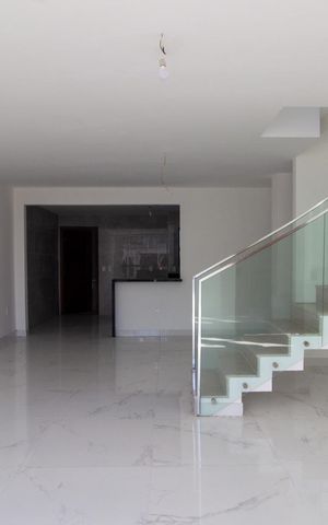 Casa à venda com 181m², 4 quartos e sem vaga Casa à venda com 181m², 4 quartos e sem vagaSala