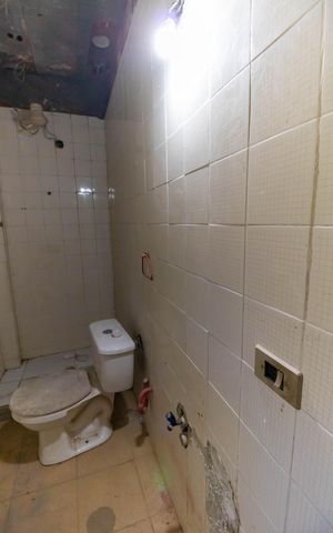Casa à venda com 368m², 5 quartos e 6 vagas Casa à venda com 368m², 5 quartos e 6 vagasBanheiro da Suíte 5