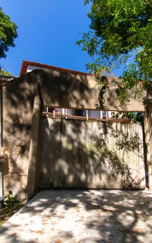 Casa à venda com 368m², 5 quartos e 6 vagas Casa à venda com 368m², 5 quartos e 6 vagasFachada