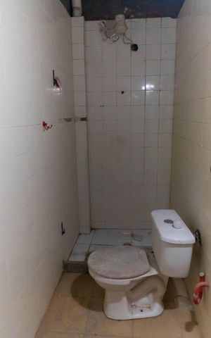 Casa à venda com 368m², 5 quartos e 6 vagas Casa à venda com 368m², 5 quartos e 6 vagasBanheiro da Suíte 5