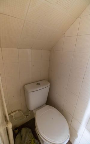 Casa à venda com 368m², 5 quartos e 6 vagas Casa à venda com 368m², 5 quartos e 6 vagasLavabo