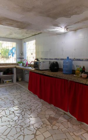 Casa à venda com 368m², 5 quartos e 6 vagas Casa à venda com 368m², 5 quartos e 6 vagasCozinha