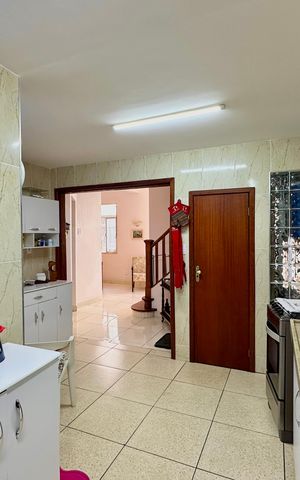 Casa de condomínio à venda com 140m², 3 quartos e 1 vaga Casa de condomínio à venda com 140m², 3 quartos e 1 vagaCozinha