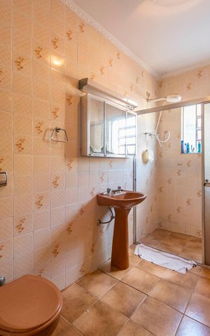 Casa à venda com 193m², 3 quartos e 2 vagas Casa à venda com 193m², 3 quartos e 2 vagasBanheiro do Quarto 3