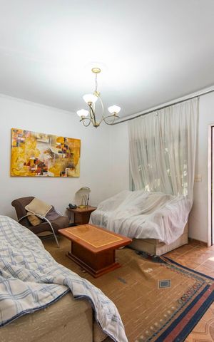 Casa à venda com 193m², 3 quartos e 2 vagas Casa à venda com 193m², 3 quartos e 2 vagasSala