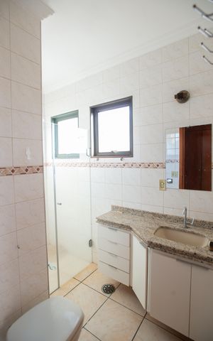Apartamento para alugar com 120m², 3 quartos e 1 vaga Apartamento para alugar com 120m², 3 quartos e 1 vagaBanheiro da Suíte