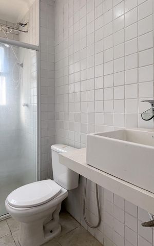 Apartamento à venda com 68m², 3 quartos e 1 vaga Apartamento à venda com 68m², 3 quartos e 1 vagaBanheiro Social