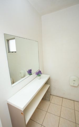 Apartamento à venda com 42m², 2 quartos e 1 vaga Apartamento à venda com 42m², 2 quartos e 1 vagaBanheiro do salão de festas