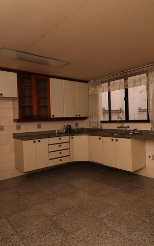 Apartamento à venda com 190m², 4 quartos e 2 vagasCozinha