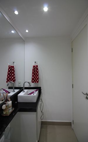 Apartamento à venda com 54m², 2 quartos e 1 vagaBanheiro Social