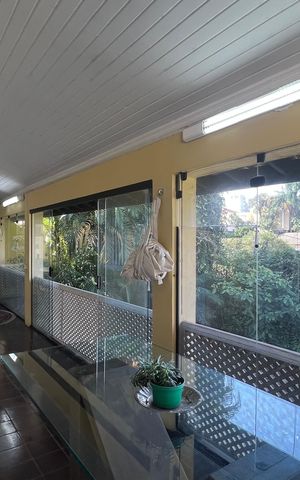 Casa à venda com 500m², 5 quartos e 8 vagas Casa à venda com 500m², 5 quartos e 8 vagasTerraço