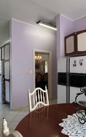 Casa à venda com 500m², 5 quartos e 8 vagas Casa à venda com 500m², 5 quartos e 8 vagasCopa