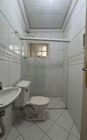 Casa à venda com 500m², 5 quartos e 8 vagas Casa à venda com 500m², 5 quartos e 8 vagasBanheiro da Suíte 1
