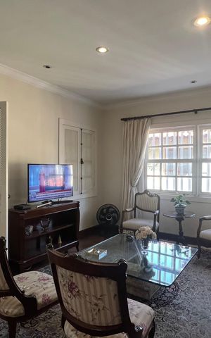 Casa à venda com 500m², 5 quartos e 8 vagas Casa à venda com 500m², 5 quartos e 8 vagasSala de TV