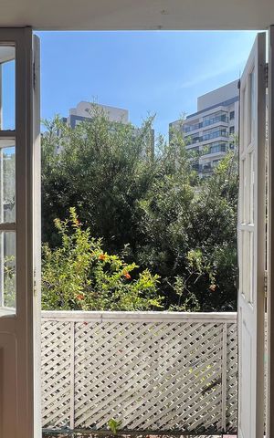 Casa à venda com 500m², 5 quartos e 8 vagas Casa à venda com 500m², 5 quartos e 8 vagasSacada Suíte 4