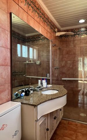 Casa à venda com 500m², 5 quartos e 8 vagas Casa à venda com 500m², 5 quartos e 8 vagasBanheiro Suíte 4