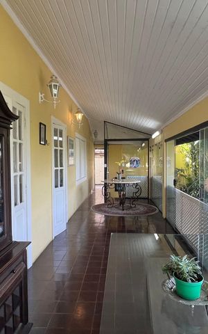 Casa à venda com 500m², 5 quartos e 8 vagas Casa à venda com 500m², 5 quartos e 8 vagasTerraço