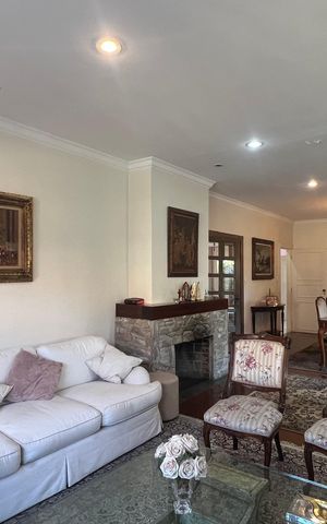 Casa à venda com 500m², 5 quartos e 8 vagas Casa à venda com 500m², 5 quartos e 8 vagasSala de TV