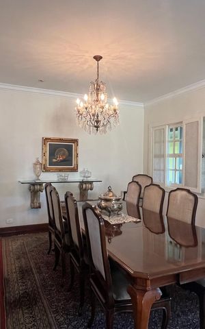 Casa à venda com 500m², 5 quartos e 8 vagas Casa à venda com 500m², 5 quartos e 8 vagasSala de Jantar