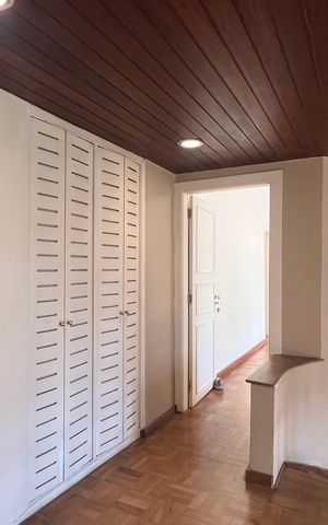 Casa à venda com 500m², 5 quartos e 8 vagas Casa à venda com 500m², 5 quartos e 8 vagasSala 2
