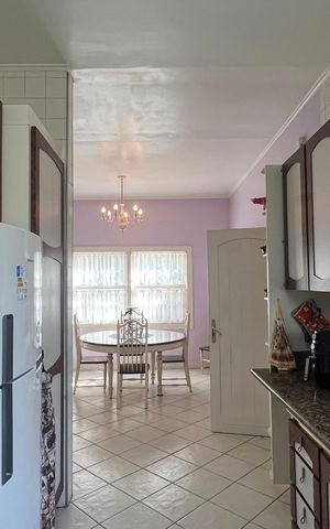 Casa à venda com 500m², 5 quartos e 8 vagas Casa à venda com 500m², 5 quartos e 8 vagasCozinha