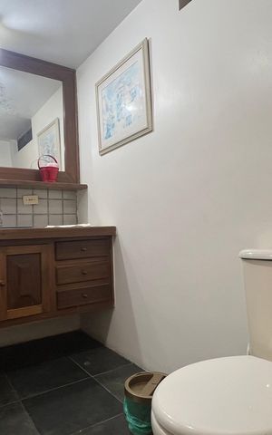 Casa à venda com 500m², 5 quartos e 8 vagas Casa à venda com 500m², 5 quartos e 8 vagasTerraço
