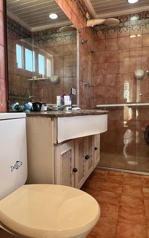 Casa à venda com 500m², 5 quartos e 8 vagas Casa à venda com 500m², 5 quartos e 8 vagasBanheiro Suíte 4