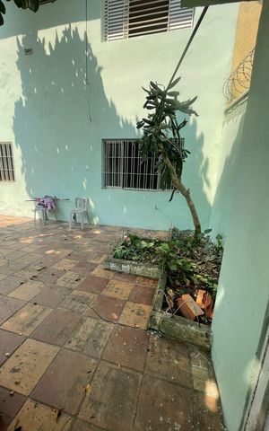 Casa à venda com 254m², 4 quartos e 2 vagas Casa à venda com 254m², 4 quartos e 2 vagasÁrea Externa