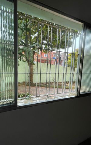 Casa à venda com 254m², 4 quartos e 2 vagas Casa à venda com 254m², 4 quartos e 2 vagasVista