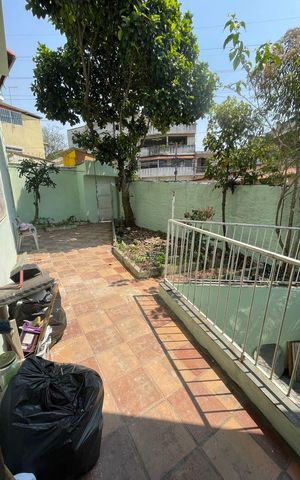 Casa à venda com 254m², 4 quartos e 2 vagas Casa à venda com 254m², 4 quartos e 2 vagasÁrea Externa