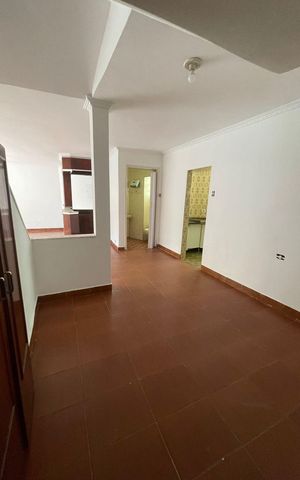 Casa à venda com 254m², 4 quartos e 2 vagas Casa à venda com 254m², 4 quartos e 2 vagasSala