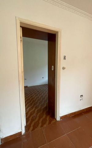 Casa à venda com 254m², 4 quartos e 2 vagas Casa à venda com 254m², 4 quartos e 2 vagasQuarto 1