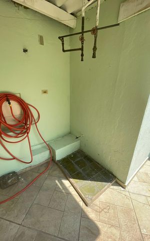 Casa à venda com 254m², 4 quartos e 2 vagas Casa à venda com 254m², 4 quartos e 2 vagasÁrea de Serviço