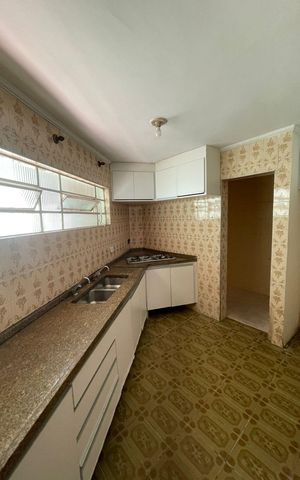Casa à venda com 254m², 4 quartos e 2 vagas Casa à venda com 254m², 4 quartos e 2 vagasCozinha