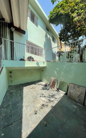 Casa à venda com 254m², 4 quartos e 2 vagas Casa à venda com 254m², 4 quartos e 2 vagasÁrea Externa