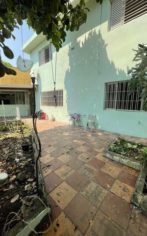 Casa à venda com 254m², 4 quartos e 2 vagas Casa à venda com 254m², 4 quartos e 2 vagasÁrea Externa