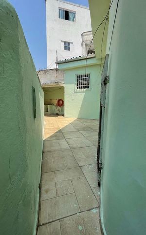 Casa à venda com 254m², 4 quartos e 2 vagas Casa à venda com 254m², 4 quartos e 2 vagasÁrea Externa