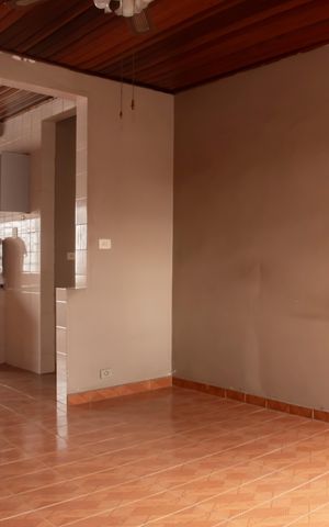 Casa à venda com 80m², 2 quartos e sem vagaSala