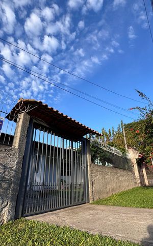 Casa à venda com 128m², 2 quartos e 2 vagasFachada