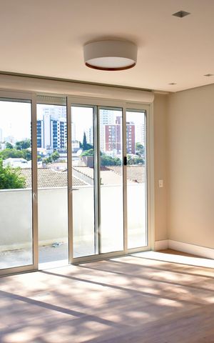Casa para alugar com 290m², 4 quartos e 5 vagas Casa para alugar com 290m², 4 quartos e 5 vagasSuíte Master