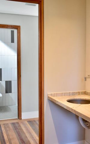 Casa para alugar com 290m², 4 quartos e 5 vagas Casa para alugar com 290m², 4 quartos e 5 vagasCorredor