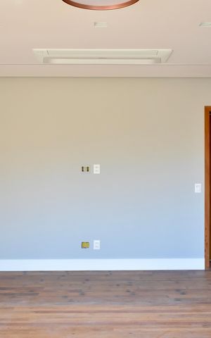 Casa para alugar com 290m², 4 quartos e 5 vagas Casa para alugar com 290m², 4 quartos e 5 vagasSuíte Master