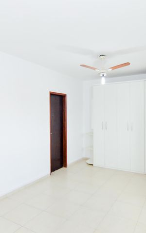 Casa à venda com 342m², 4 quartos e 2 vagasSuíte 3