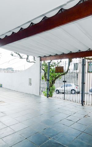 Casa à venda com 342m², 4 quartos e 2 vagasGaragem