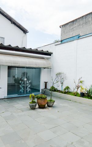 Casa à venda com 342m², 4 quartos e 2 vagasQuintal