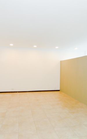 Casa à venda com 342m², 4 quartos e 2 vagasSala