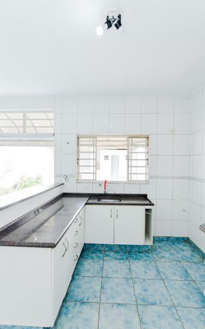Casa à venda com 342m², 4 quartos e 2 vagasCozinha