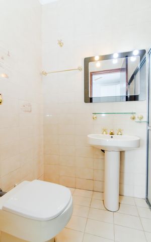 Casa à venda com 342m², 4 quartos e 2 vagasBanheiro Suíte 3