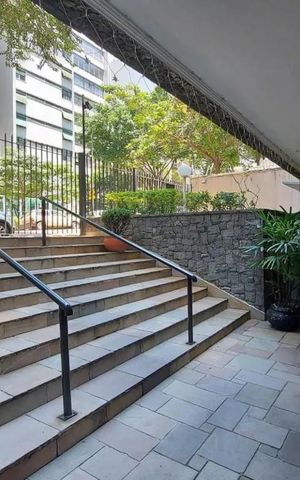 Apartamento à venda com 53m², 2 quartos e 1 vaga Apartamento à venda com 53m², 2 quartos e 1 vagaÁrea comum - Escada