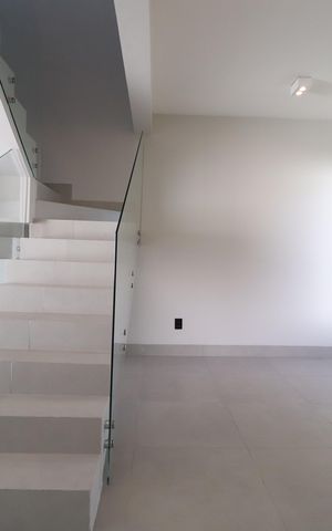 Casa para alugar com 85m², 2 quartos e 3 vagasSala